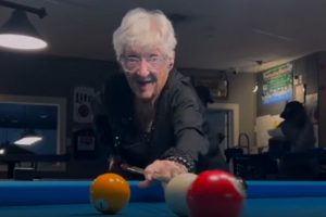 Maggie Kennedy Nenek Berusia 98 Tahun, Pemain Biliar Kompetitif Tertua di Dunia