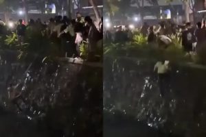 Warga Tangerang Tolong Maling Motor Tercebur Kanal Drainase, Lalu Hajar Bareng Kemudian