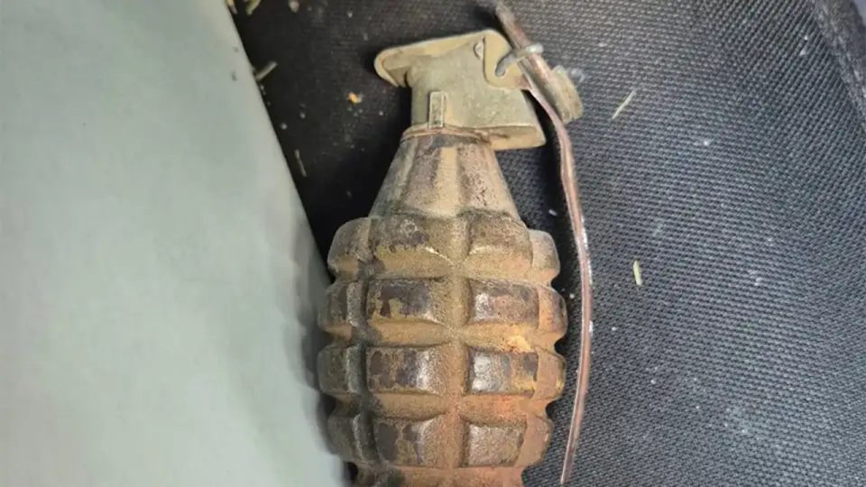 Temukan Granat Perang Dunia Kedua, Seorang Warga Ottawa Malah Membawanya ke Kantor Polisi