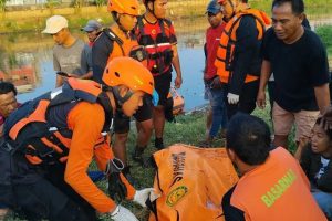 Ingin Tanggung Jawab Usai Lempar Kunci Motor Pacar ke Kali, Seorang Pria Berakhir Tewas Mengambang