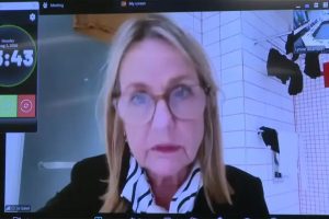 Politisi Selandia Baru Jo Galer Hadiri Rapat via Zoom Dari Kamar Mandi, Ada Bayangan Sosok Misterius