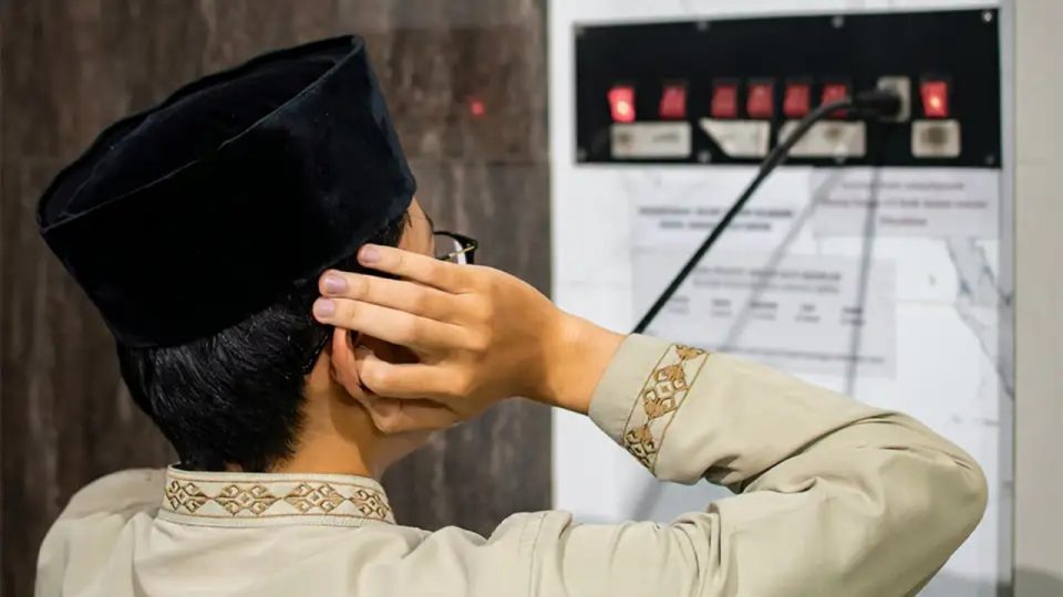Ejek Azan Tak Merdu, Berujung Ke Pengadilan Karena Pergelangan Tangan Korban Patah
