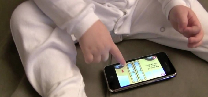 Ironis! Demi iPhone, Orang Tua di China Rela Jual Bayinya!