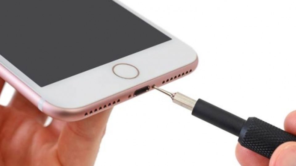 Seperti Apa Isi Perangkat iPhone 7 Saat Dibongkar iFixit?