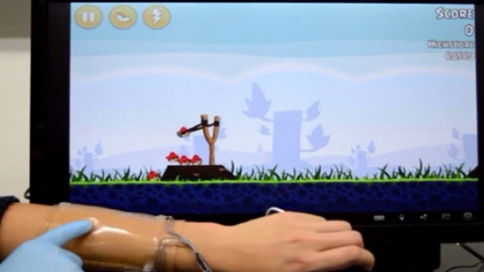 Touchpad Wearable Mudahkan Bermain Games di Pergelangan Tangan