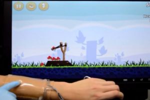 Touchpad Wearable Mudahkan Bermain Games di Pergelangan Tangan