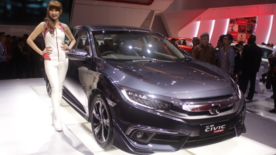 Kemeriahan Pembukaan IIMS 2016, Bertabur Mobil-mobil Baru 