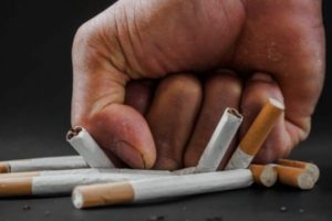 Manfaatkan Momen Bulan Puasa Untuk Berhenti Merokok Secara Total