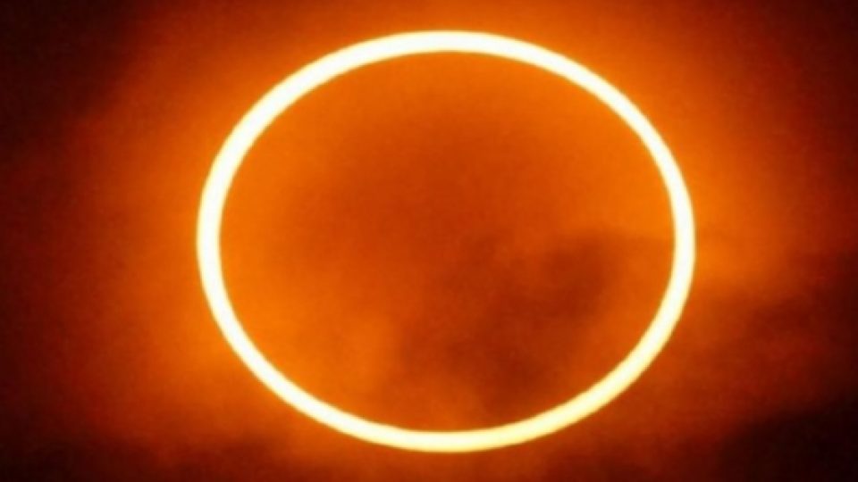 Gerhana Matahari Cincin Sambangi Indonesia! Cek Waktu dan Lokasi Terlihatnya Agar Tidak Kelewatan!