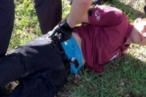 Seorang Pemuda Tembak Mati 17 Siswa & Staff Sebuah SMA