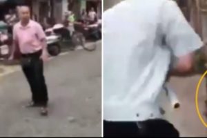 Viral: Video Seorang Pedagang Kaki Lima Mengamuk & Menusuk Petugas