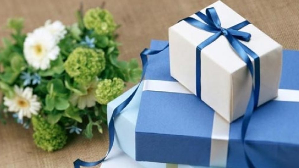 Video Membungkus Kado Natal Ala Jepang Ini Hebohkan Internet!
