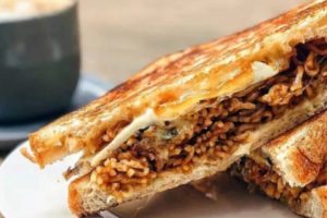 Sandwich Mi Goreng Dengan Lelehan Keju di Sydney, Australia Ini Jadi Sensasi di Internet