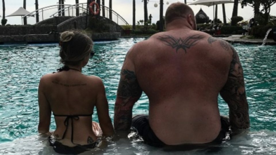 Pemeran 'The Mountain' Dalam GoT Ternyata Punya Pacar Mungil nan Cantik