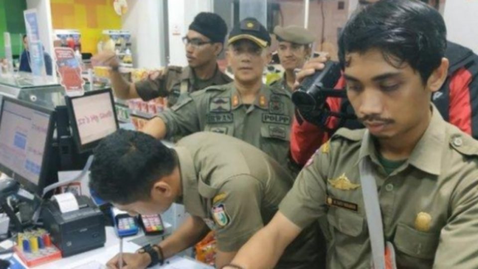 Razia Kondom dan Tisu Magic di Makassar Jelang Tahun Baru, Untuk Cegah Seks Bebas Pada Pergantian Tahun