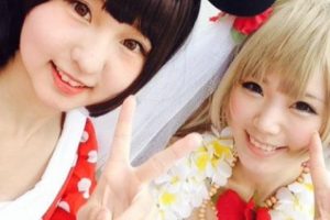 Ini Alasan Mengapa Orang Senang Berselfie Dengan Gaya 'Peace'