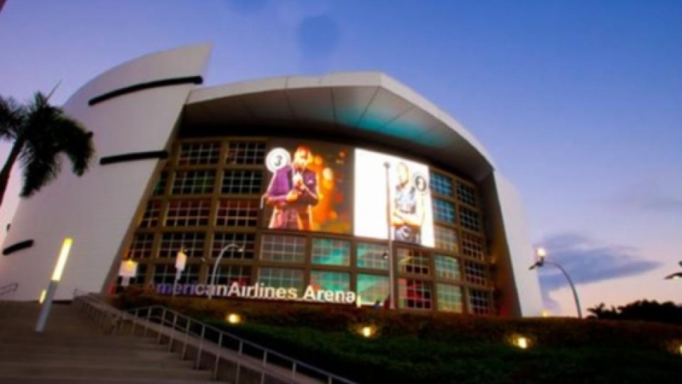 Dilema Miami Heat, Ketika Hak Penggunaan Nama Stadionnya Ditawar Perusahaan Film Porno. Uang Atau Muka?