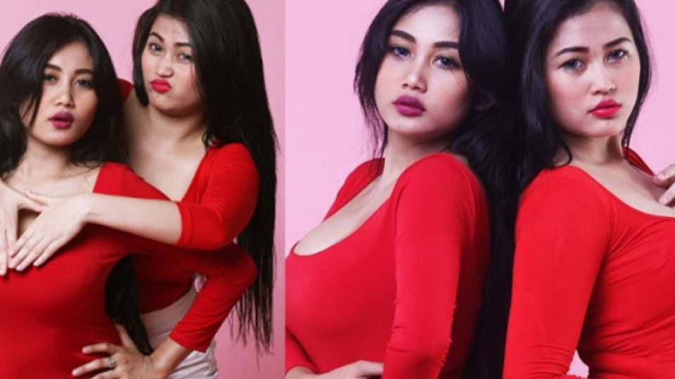 Duo Serigala Punya Bra Khusus Untuk Menopang Payudaranya