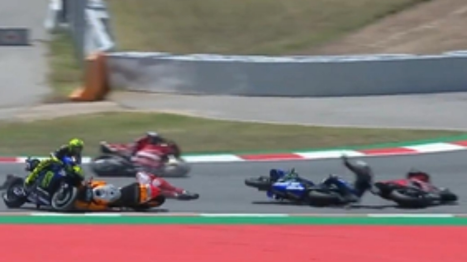 Tabrakan Beruntun di MotoGP Catalunya, 4 Pembalap Papan Atas Tak Bisa Lanjut, Lorenzo Minta Maaf