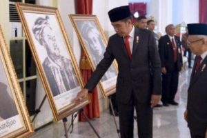Sambut Hari Pahlawan, Presiden Jokowi Anugerahkan 6 Tokoh Dengan Gelar Pahlawan Nasional