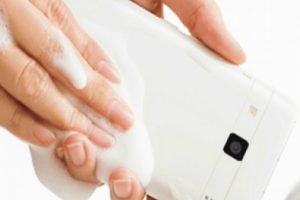 Ponsel Ini Bisa Bermandikan Sabun?