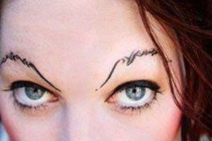 Alis Wanita Mangga Dua Ini Jadi Bahan Candaan Netizen