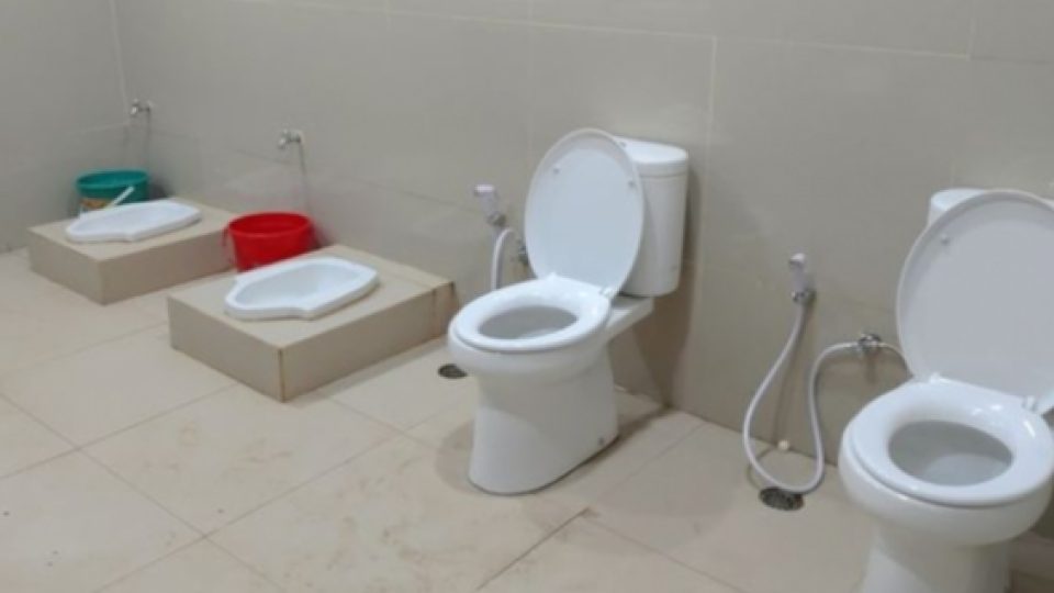Viral Toilet Tanpa Sekat di Stasiun Ciamis, PT KAI Minta Maaf