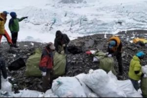 Base Camp Gunung Everest Ditutup Untuk Turis Karena Banyaknya Sampah Menumpuk