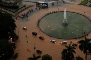 Hujan Deras Semalaman, Jakarta Banjir (Lagi)