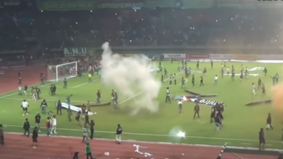 Bonek Rusak Fasilitas Stadion Gelora Bung Tomo Usai Persebaya Kalah 2-3 Melawan PSS Sleman