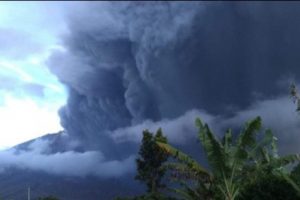 Gunung Sinabung Kembali Erupsi Pagi Hari Tadi Setelah 11 Bulan Tertidur