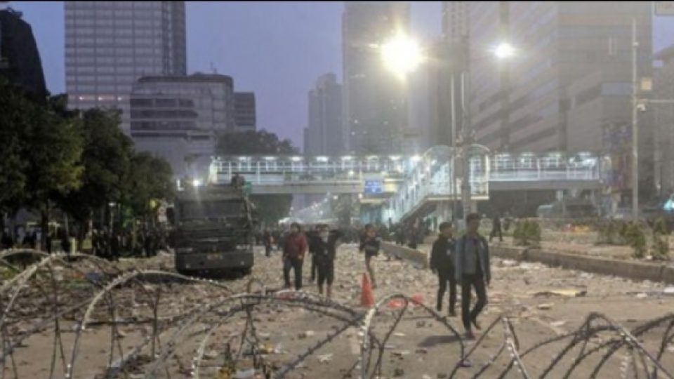 Berantakannya Jalan Thamrin Akibat Jadi Pusat Bentrokan