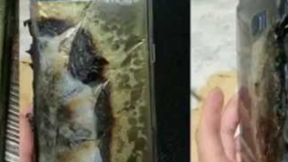 Saat Di-Charger Samsung Galaxy Note 7 Ini Hangus Terbakar