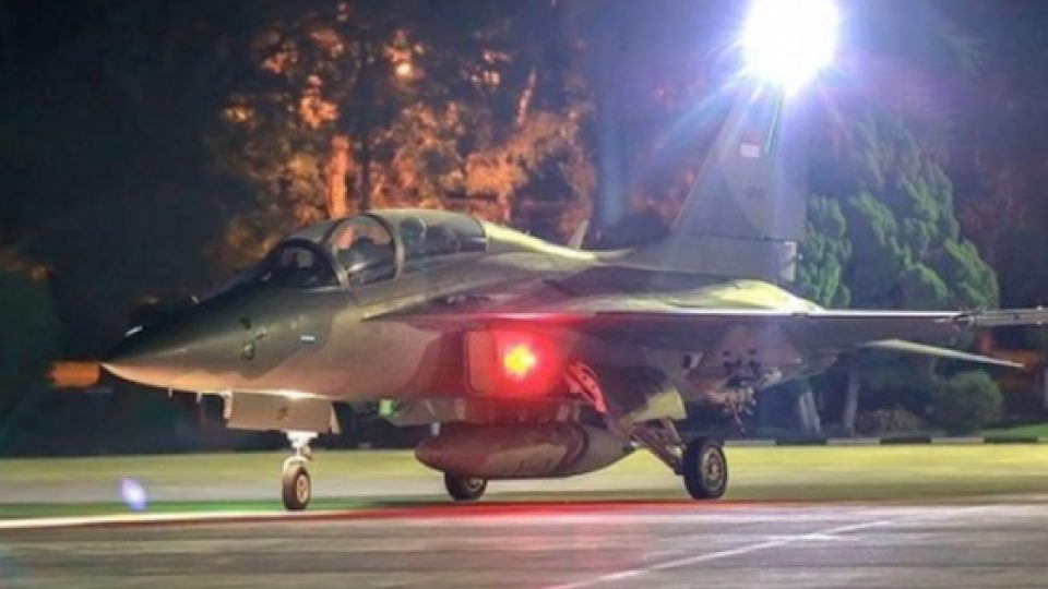 TNI AU Turut Bangunkan Masyarakat untuk Sahur Dengan Pesawat Tempur