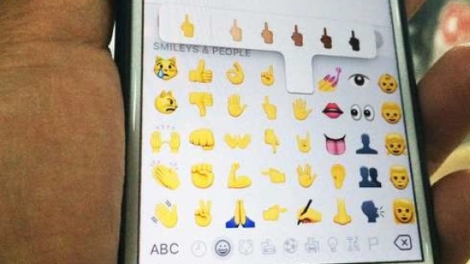 Upgrade ioS, Apple Hadiahi Emoji 'Jari Tengah'  Untuk iPhone