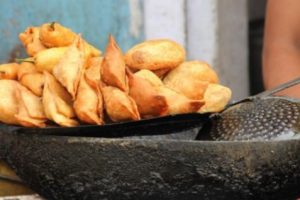 Pemerintah Larang Minyak Goreng Curah, Pedagang Ancam Naikkan Harga Gorengan