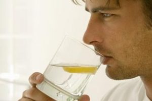 5 Manfaat Minum Air Hangat di Pagi Hari Bagi Kesehatan Tubuh