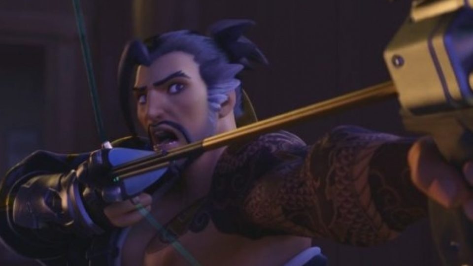 Setelah Pakai Pisang, Gamer Ini Main Gim Overwatch Pakai Busur?