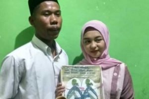 Viral Pernikahan di Lombok dengan Mas Kawin Sepasang Sandal Jepit dan Segelas Air Putih