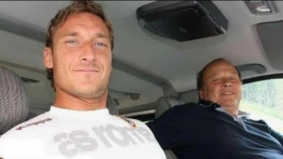 Di Tengah Pandemi, Legenda AS Roma Fransesco Totti Kehilangan Sang Ayah Kandung