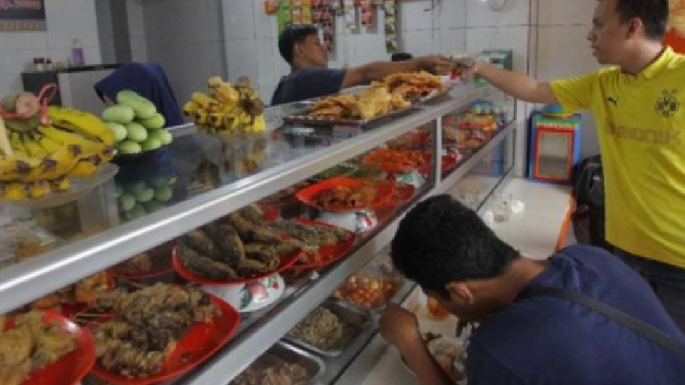 Ini 50 Warteg Gratis Bagi Para Pekerja Informal Serta Driver Ojol di Jakarta dan Sekitarnya