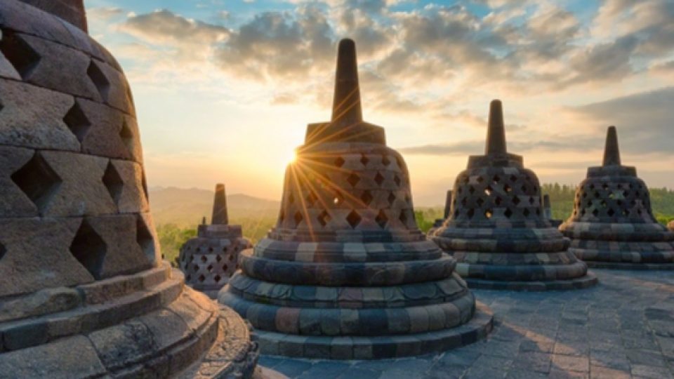 Sah! Candi Borobudur dan Prambanan Resmi Jadi Tempat Ibadah Umat Hindu-Buddha Sedunia