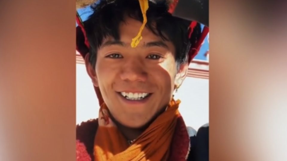 Pemuda Tibet yang Tampan nan Sederhana Berhasil Mencuri Hati Jutaan Netizen China