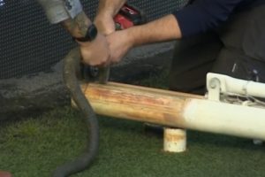 Laga Hull CIty vs. Birmingham Sempat Tertunda Karena Gawang Kebesaran dan Harus Digergaji