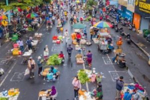 Terapkan Physical Distancing, Pasar Pagi Salatiga Jadi Elok dan Rapi Dipandang