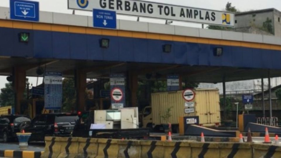 Ikuti Google Maps Untuk Roda Empat, 6 Pemudik Kesasar Sampai Jalan Tol Amplas Medan