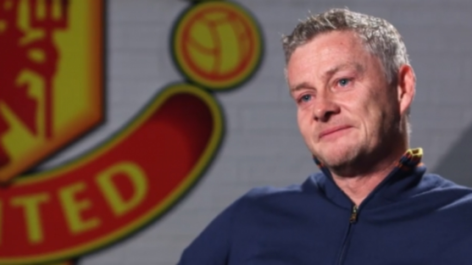 Dipecat Sebagai Manajer MU, Ole Gunnar Solskjaer Teteskan Air Mata Saat Wawancara Perpisahan