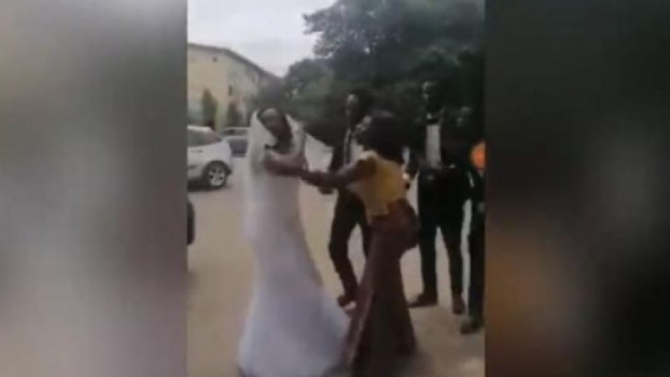 Pengantin Wanita Enggan Menikah Begitu Tahu Calon Suaminya Selingkuh dengan Pengiring Pengantin di Hari Pernikahan