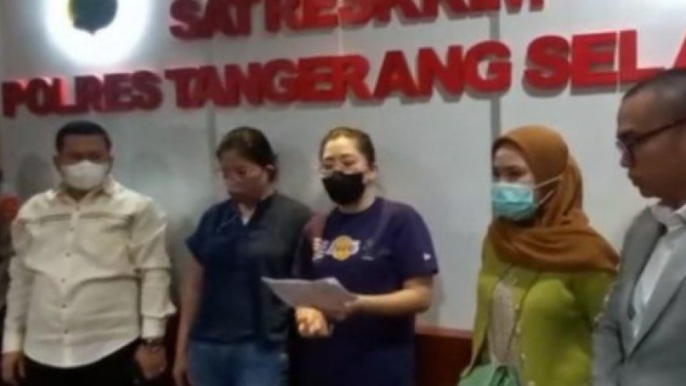 Berat Lawan Hotman Paris, Ibu Pencuri Coklat Akui Perbuatannya dan Minta Maaf Kepada Pihak Alfamart