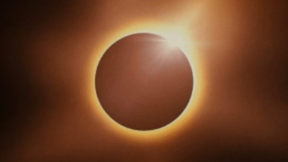 Link Live Streaming Gerhana Matahari Sabtu 4 Desember 2021, Jangan Sampai Kelewatan!